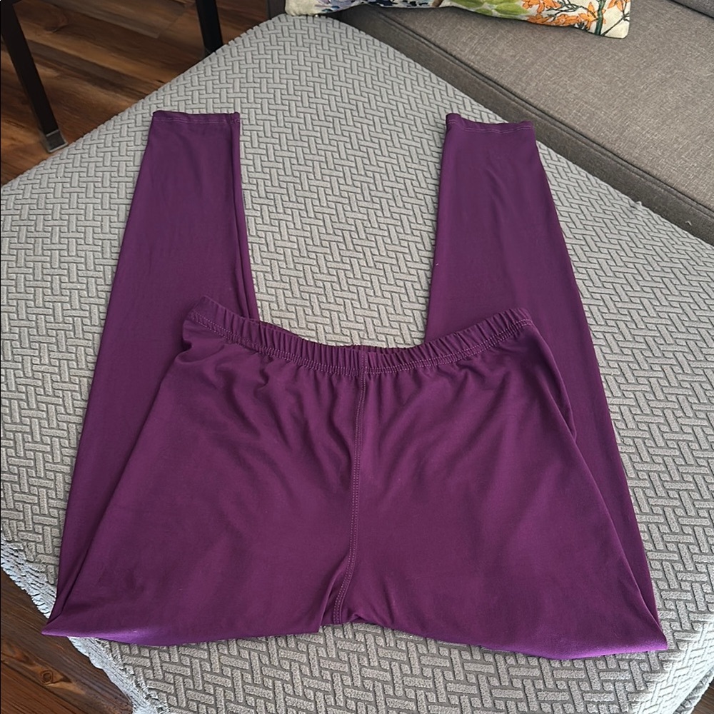 NWOT Women’s Purple Leggings- Plus Size- Soft buttery fabric